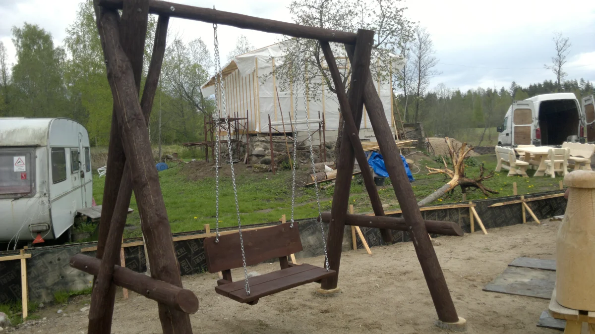 Šūpoles_tumši brūnas 2,5x2,5