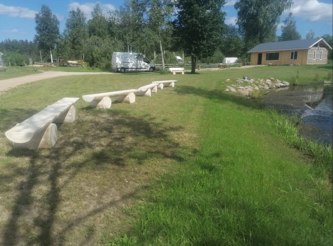 Dārza masīvkoka soli