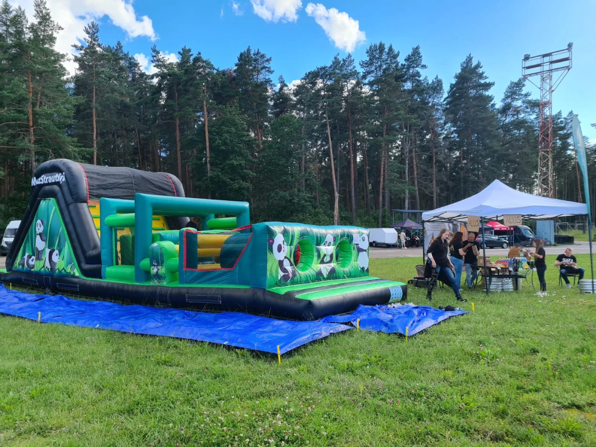 Piepūšamā atrakcija Panda